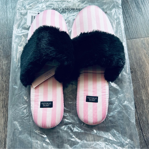 Victoria’s Secret Slippers - Picture 2 of 4